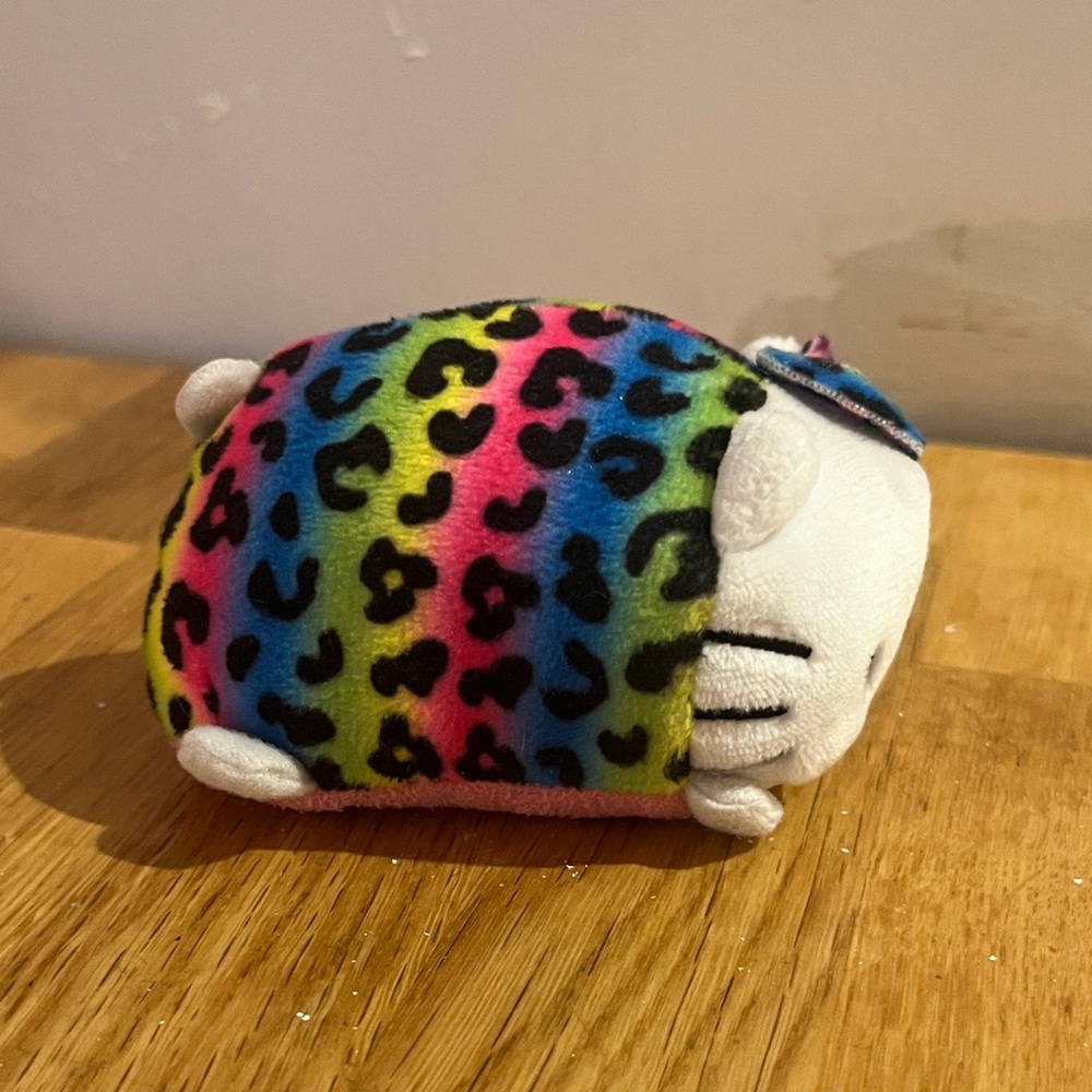 Hello Kitty Beanie - Picture 2 of 3